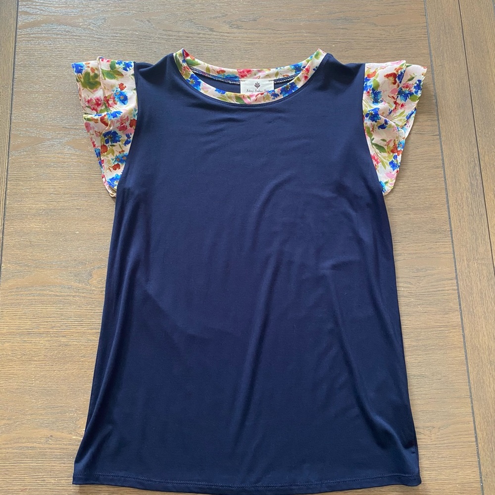 Ruffle sleeves T-shirt